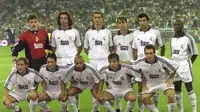 Ivan Campo awalnya sempat canggung bermain satu tim dengan Luis Figo ketika di Real Madrid. (AFP/Christophe Simon)