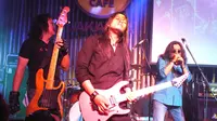 Gelar Konser Tur, Powerslaves Sukses Menyihir Slavers