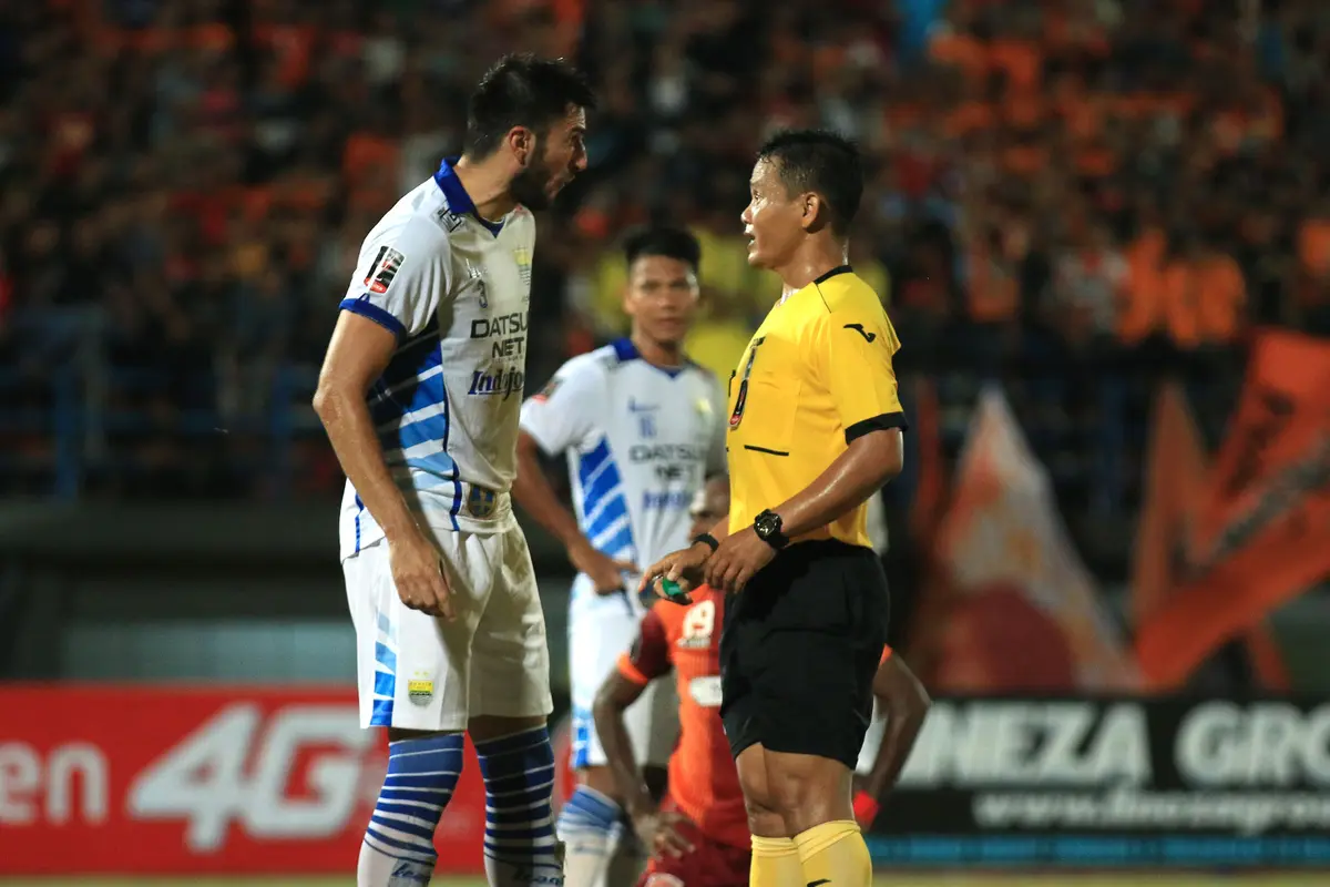 Pusamania Borneo FC vs Persib Bandung