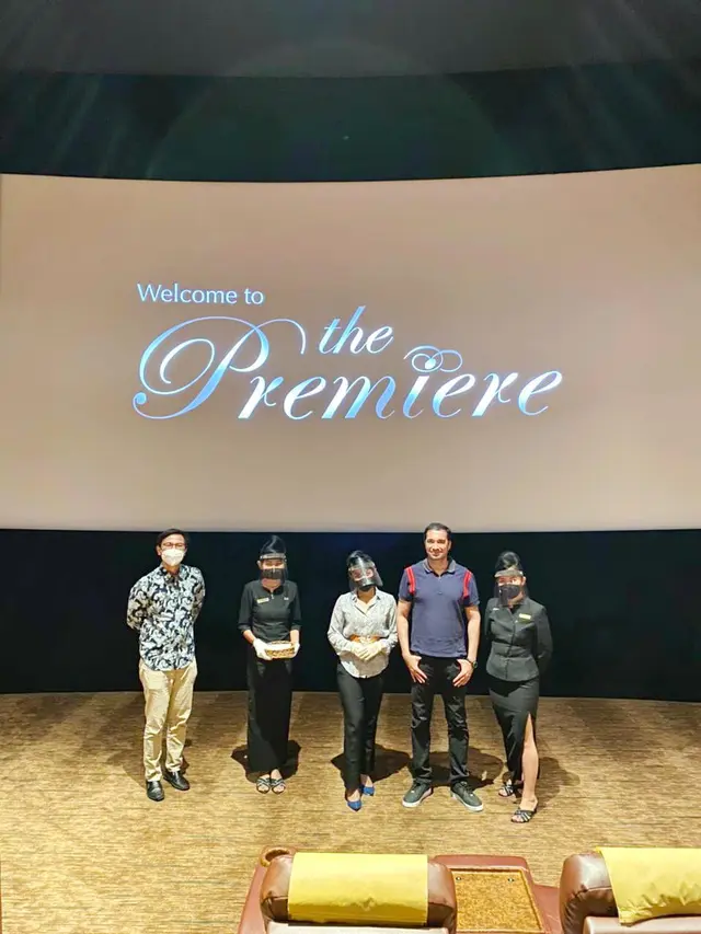 Melissa Ginting dan Rocky Soraya membooking satu studio bioskop