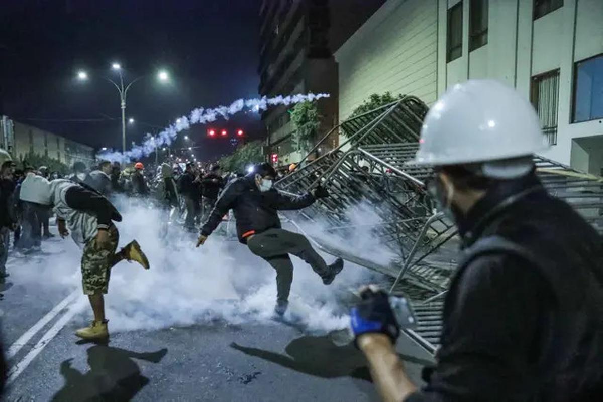 Demo Gen Z Tewaskan 1 Orang dan Lukai 100 Lainnya, Presiden Peru Tolak Mundur