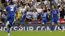 Dua gol Marcos Alonso membuat Chelsea total mengoleksi empat gol hingga pekan kedua Premier League 2017-2018 dan menempati peringkat kelima. (AP/Alastair Grant)