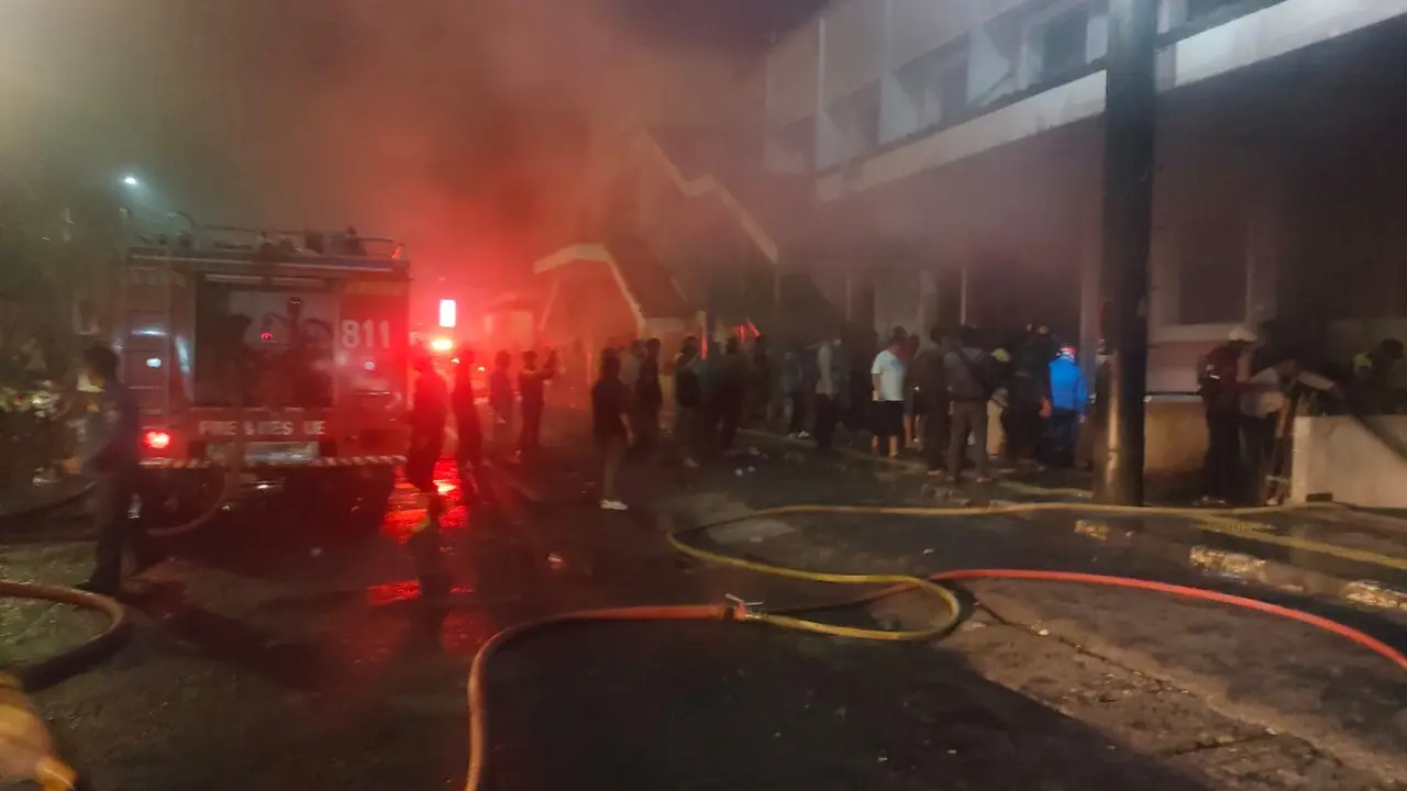 Kebakaran di Pasar Kebon Kembang, Kota Bogor, pada Minggu (22/6/2025) malam.