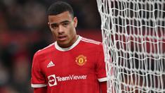 Kasus penganiayaan Mason Greenwood ramai usai Harriet Robson mengunggah foto tubuhnya yang mengalami luka-luka dan lebam di Instagram Storynya pada Minggu (30/1/2022). Akibatnya, ia ditahan Kepolisian Manchester Raya setempat dan dibekukan dari skuad MU. (AFP/Paul Ellis)