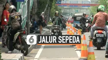 Dinas Perhubungan Jakarta Timur menggelar razia di sepanjang Jalan Pemuda, Rawamangun, Jakarta Timur. Razia dilakukan guna mensterilkan jalur sepda di kawasan tersebut.