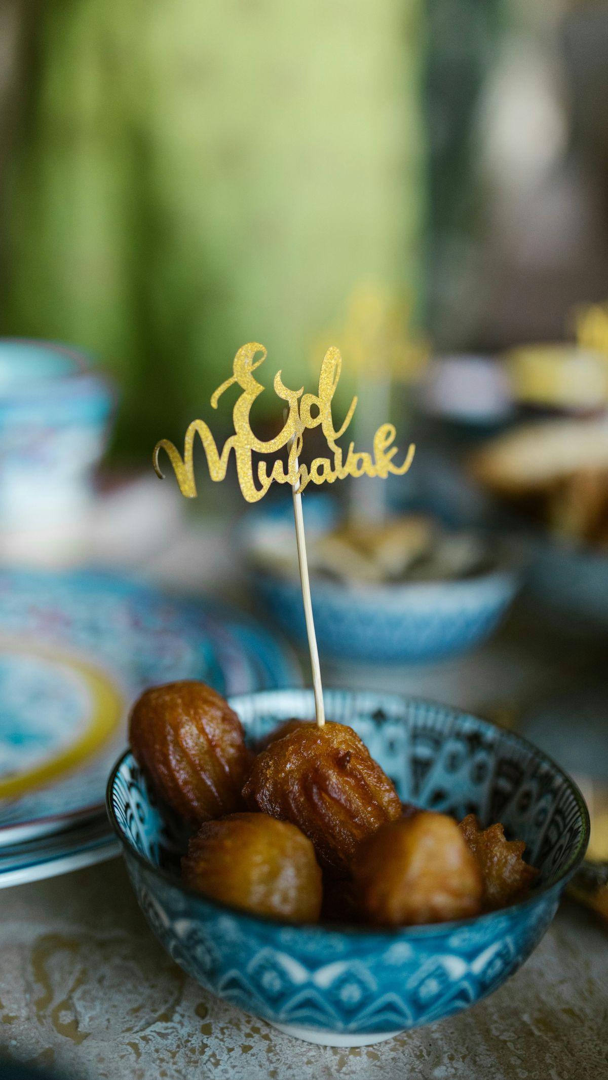 Semoga setiap ibadah yang telah dilakukan selama Ramadan menjadi jalan yang membawa keberkahan dan kebahagiaan di dunia dan akhirat.