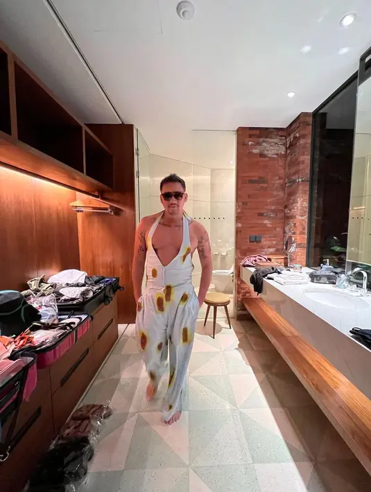 Bahkan di kolom komentar ada yang menyebut Mario Lawalata bagaikan Sam Smith versi lokal. Gimana nih menurutmu? (FOTO: instagram.com/lawalata13/)