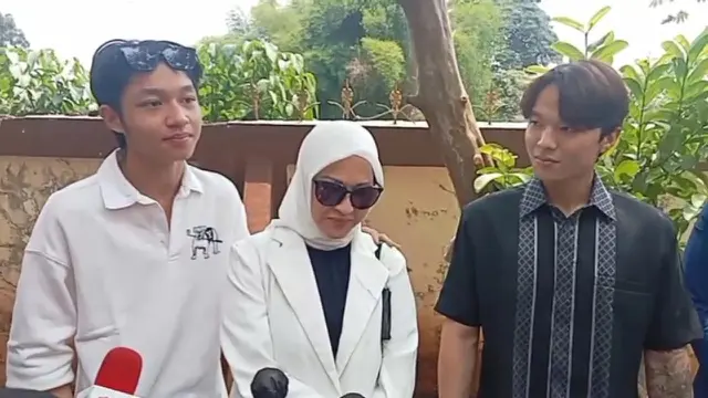 Kiesha Alvaro dan Okie Agustina di Pengadilan Agama Bogor, Jawa Barat.