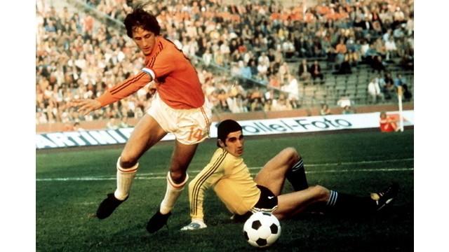 Video highlights mengenai kumpulan kehebatan Johan Cruyff mengolah bola di masa jayanya bersama timnas Belanda seperti yang diunduh dari FIFA TV.
