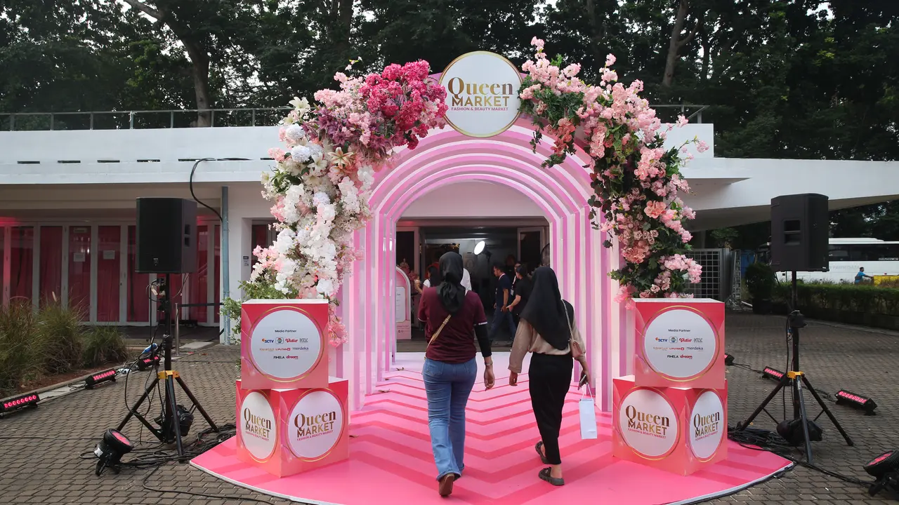 Keseruan Queen Market yang Menarik Perhatian Pageant Lovers, Harganya di Bawah Pasar