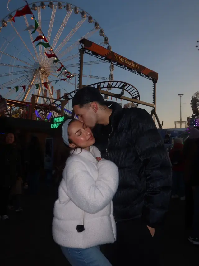 Gaya Layering Stylish Jennifer Coppen saat Family Trip Tahun Baru 2026 Bareng Keluarga Justin Hubner