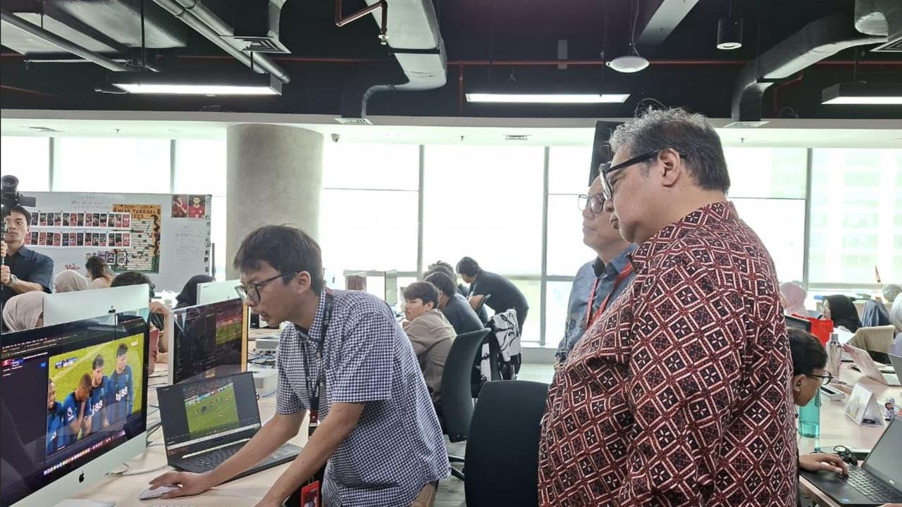 Momen Menko Airlangga Mengunjungi dan Menyapa Peserta Magang Nasional di Vidio