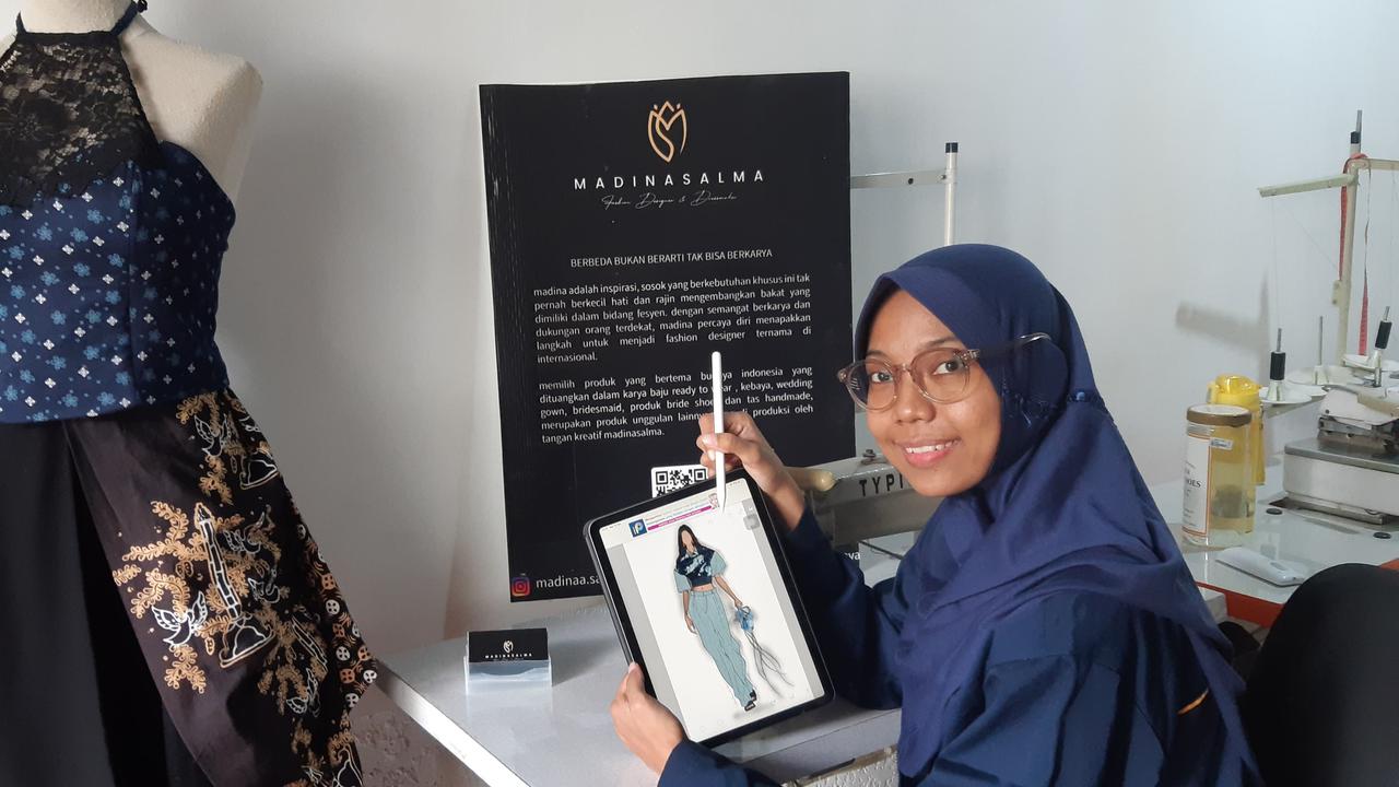 Sosok Madina Salma, Desainer Disabilitas Asal Semarang yang Tak Pernah Berkecil Hati untuk Berkarya