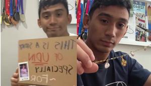 Model Gelang Manik-Manik Buatan Daffa Wardhana untuk Ariel Tatum