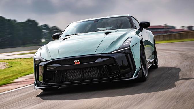 Nissan GT-R50 merupakan model untuk memperingati 50 tahun Nissan GT-R di tahun 2019. GT-R R35 versi khusus ini menggunakan unit mesin yang sama dengan GT-R R35 Nismo dengan beberapa penyempurnaan sehingga dapat menghasilkan 710 Hp.  Nissan bekerja sama dengan Italdesign untuk mendesain tampilan mobil ini agar terlihat seperti mobil konsep.  GT-R50 hanya diproduksi 50 unit.  (Sumber: carmagazine.co.uk)