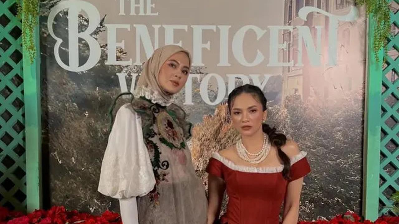 Pesona Paula Verhoeven di 8th Anniversary MS Glow, Anggun dalam Balutan Modest Fashion