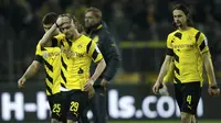 Pemain Dortmund lunglai tinggalkan lapangan (Daily Mail)