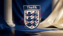 Ilustrasi logo FA Inggris. (Bola.com/AI)