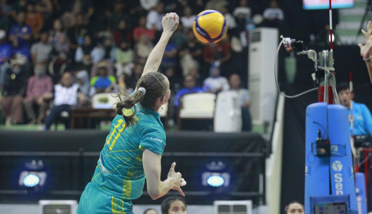 <p>Pemain Jakarta Electric PLN, Katerina Zhidkova melepaskan spike saat menghadapi Jakarta Pertamina Enduro pada laga putaran pertama Final Four PLN Mobile Proliga 2024 di GOR Bung Tomo, Surabaya, Sabtu (6/7/2024). Jakarta Electric PLN menang 3-1 (25-23, 11-25, 25-21 dan 25-21). (Dok. PBVSI)</p>