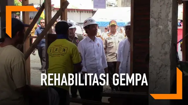 Jokowi meninjau rumah korban gempa NTB. Pemerintah gelontorkan Rp 5,1 triliun untuk lakukan rekonstruksi dan rehabilitasi.