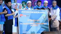 Persela mendapat sokongan dana dari Paytren, perusahaan ustaz Yusuf Mansur. (Bola.com/21/3/2018). (Bola.com/Aditya Wany)