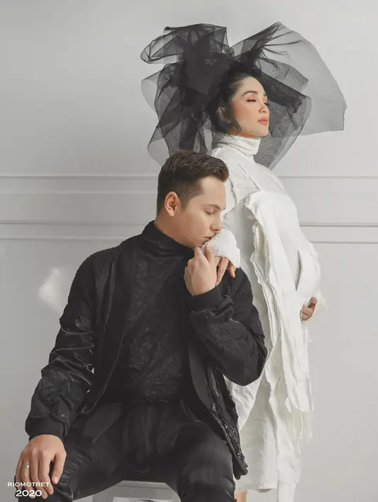 Ussy Sulistiawaty dan Andhika Pratama (Instagram/riomotret)