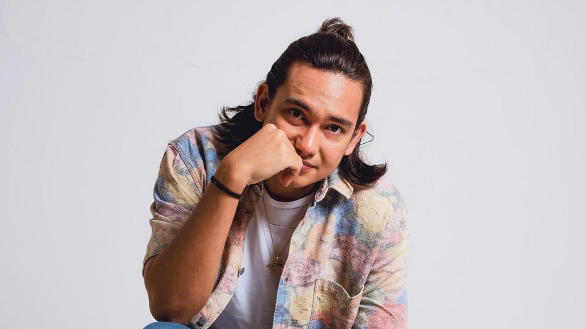 Masa Kecil Adipati Dolken, Dari Masih Ngedot di SD hingga Tak Naik Kelas