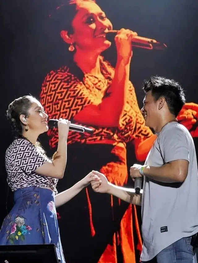 6 Potret Bunga Citra Lestari dan Ariel NOAH Duet di Atas Panggung, Bikin Baper