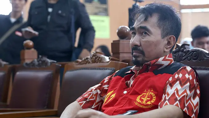 [Bintang] Gatot Brajamusti Sidang Asusila