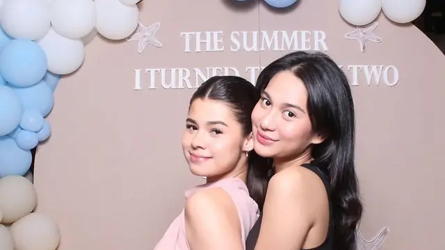 Azizah Salsha tampil flawless saat ulang tahun ke-22 di lapangan padel. [@mariatheodoree]