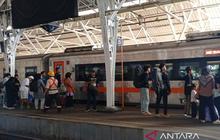 Unik! KAI Purwokerto Tetap Putar Lagu 'Di Tepinya Sungai Serayu', Keluarga Pencipta Justru Bangga