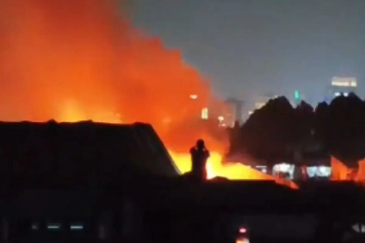 Kebakaran rumah di Palmerah, Jakarta Barat. (Foto: Antara)