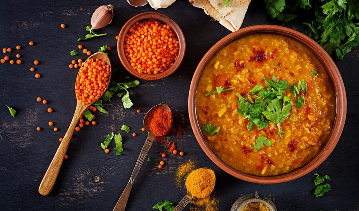 1.&nbsp;Makanan berbumbu rempah di India
