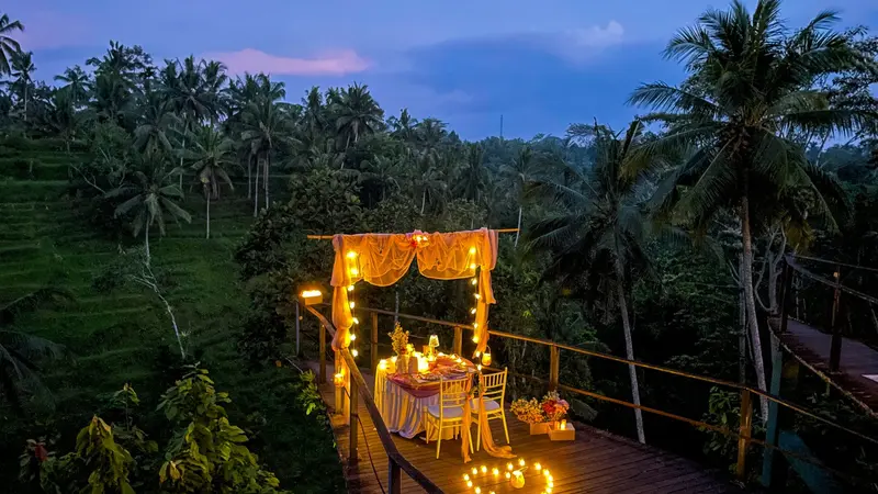 Momen Romantis di Tengah Keindahan Alam Ubud Bali Disajikan oleh Kafe  Kawasan Tegalalang - ShowBiz Liputan6.com
