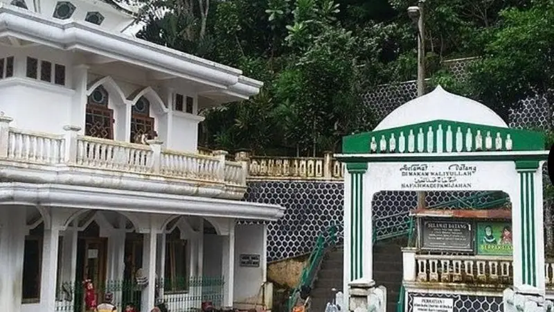 Gua Safarwadi Pamijahan di Tasikmalaya, Indonesia destinasi wisata libur lebaran