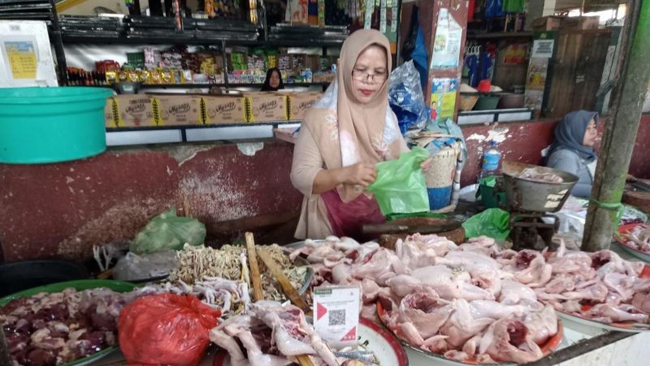 90% Pedagang Pasar Dasan Agung Sudah Pakai QRIS, Dinas Perdagangan Mataram Perluas QRIS Pasar Tradisional