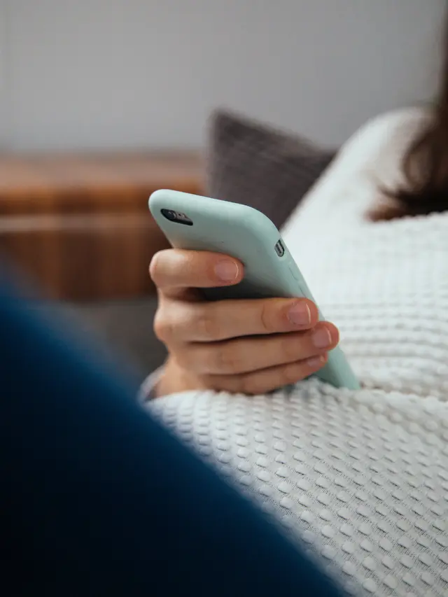 bahaya sering main ponsel