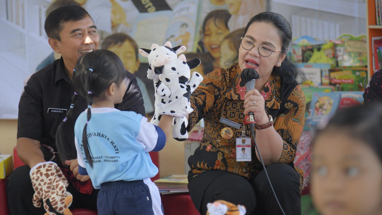 Roadshow Bunda Literasi Dimulai, Wali kota Semarang Bawa Semangat Gemar Membaca bagi Anak-Anak
