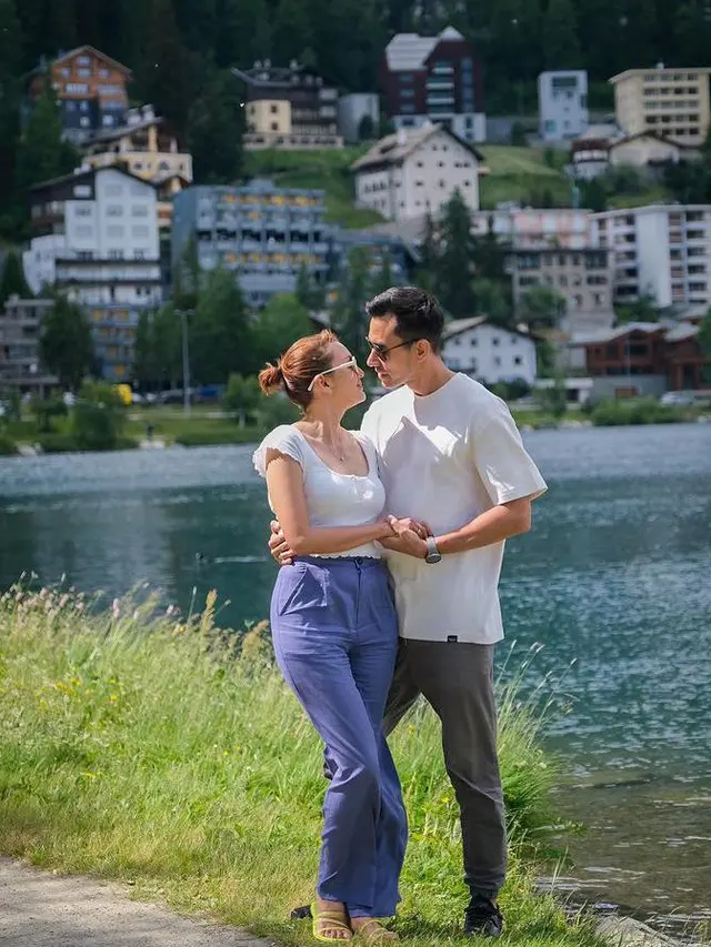 Potret Donna dan Darius yang begitu mesra seperti masih pacaran (Sumber: Instagram/@darius_sinathrya @dagnesia)