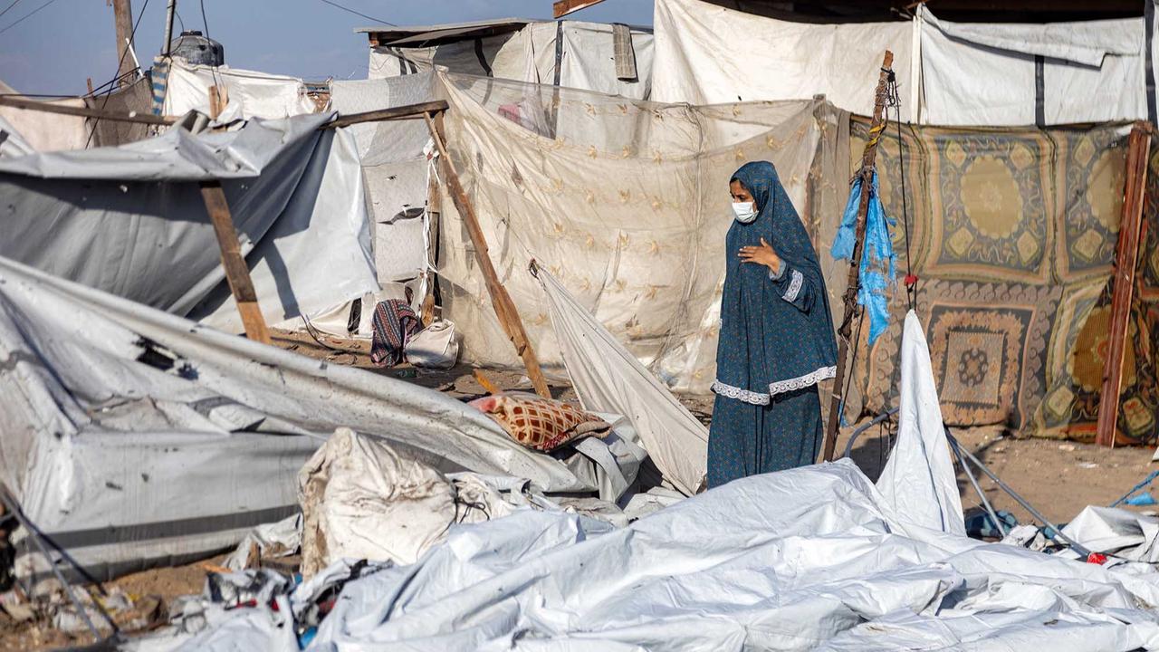 FOTO: Tak Ada Tempat Aman di Gaza, Tenda Pengungsi Kembali Jadi Sasaran Serangan Udara Israel