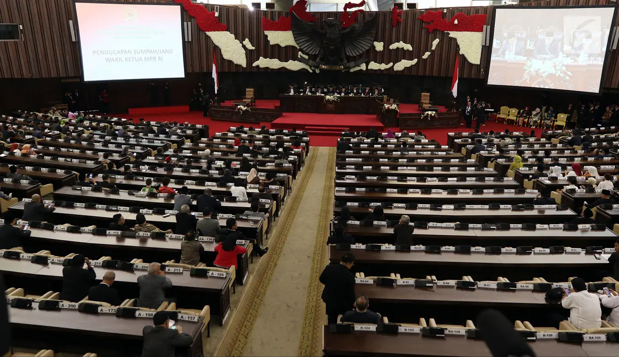 Suasana Sidang Paripurna MPR dengan agenda Pelantikan Penambhan Pimpinan MPR, Jakarta, Senin (26/3). Penambahan pimpinan MPR konsekuensi UU No. 2 Tahun 2018 Tentang MPR, DPR, DPRD, dan DPD (MD3). (Liputan6.com/JohanTallo)