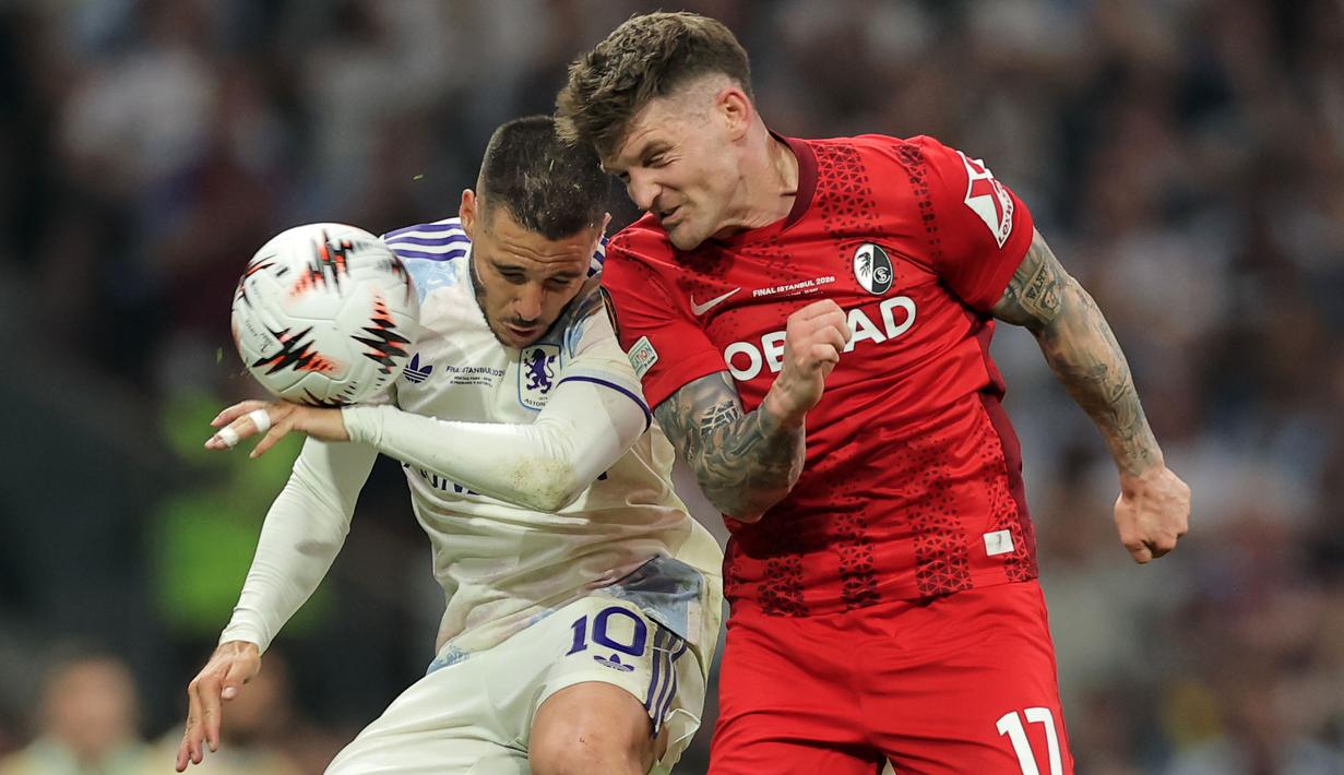 Aston Villa sukses menggasak wakil Jerman, SC Frieburg dengan skor 3-0 dalam partai final yang berlangsung di Besiktas Park, Istanbul, Turki, Rabu (20/05/2026) malam waktu setempat. (AP Photo/Francisco Seco)