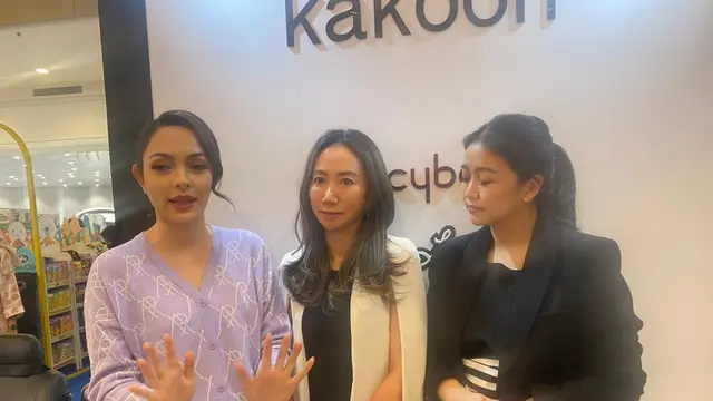 Reisa Broto Asmoro, Yovita Lesmana dan Christine Hermanto.