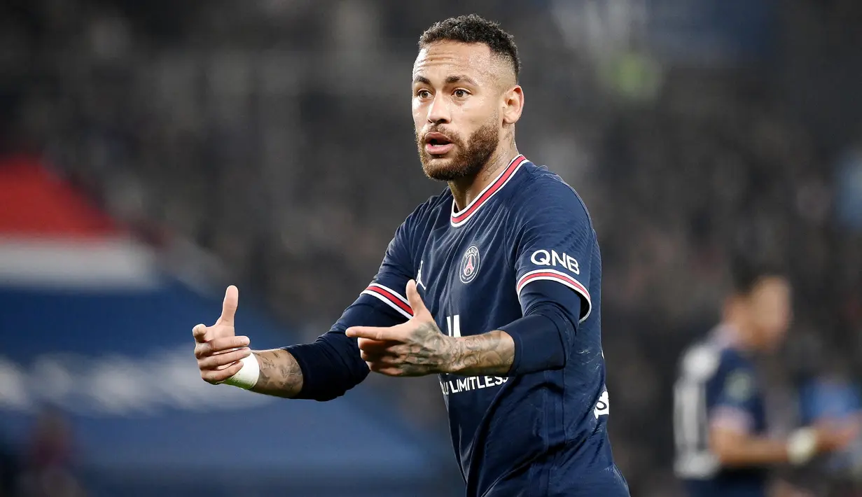 Neymar - Bomber Timnas Brasil itu telah tampil dalam dua laga bersama Paris Saint-Germain (PSG) di Liga Champions 2021/2022, yakni kontra Club Brugge dan Manchester City. Dari dua laga tersebut, Neymar belum menyumbangkan sebiji gol pun untuk PSG.  (AFP/Franck Fife)