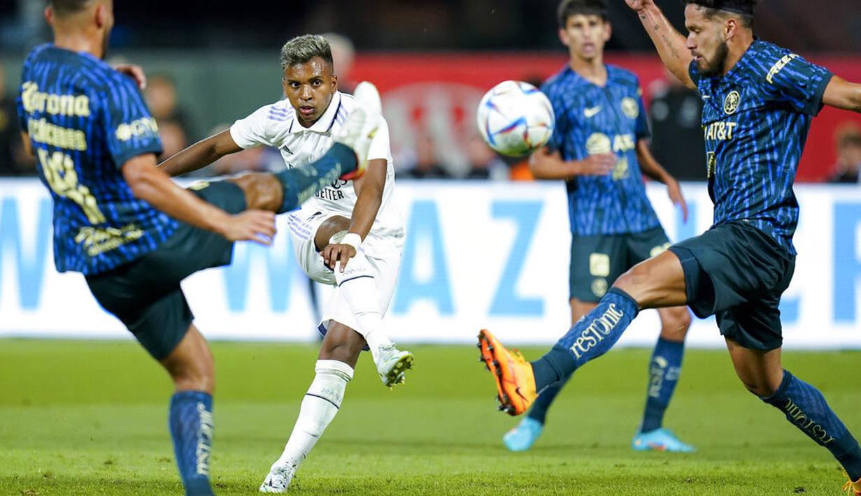 Real Madrid gagal meraih kemenangan usai ditahan imbang oleh Club America di laga uji coba pramusim di Oracle Park, San Francisco, Amerika Serikat, Rabu (27/7/2022). Tim asuhan Carlo Ancelotti itu ditahan imbang Club America dengan skor 2-2. (AP/Godofredo A. Vásquez)
