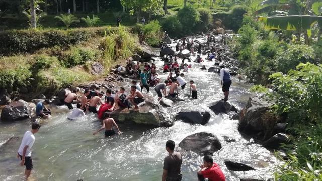 Sungai Ciesek Desa Wisata Cilember