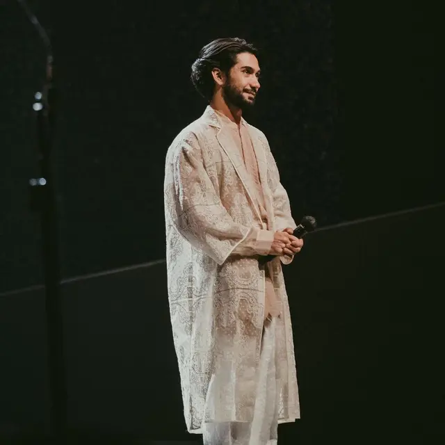 Potret Reza Rahadian di Festival Film Indonesia