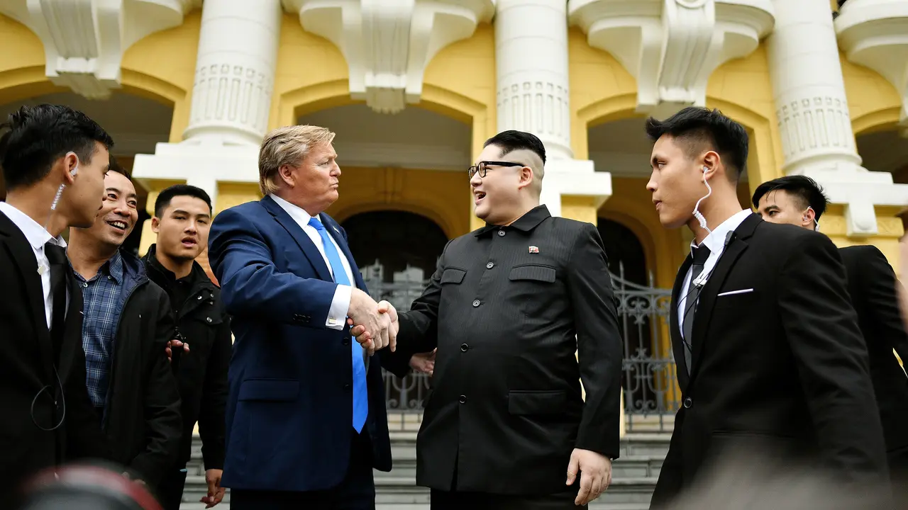 Donald Trump dan Kim Jong-un KW Bikin Heboh Vietnam