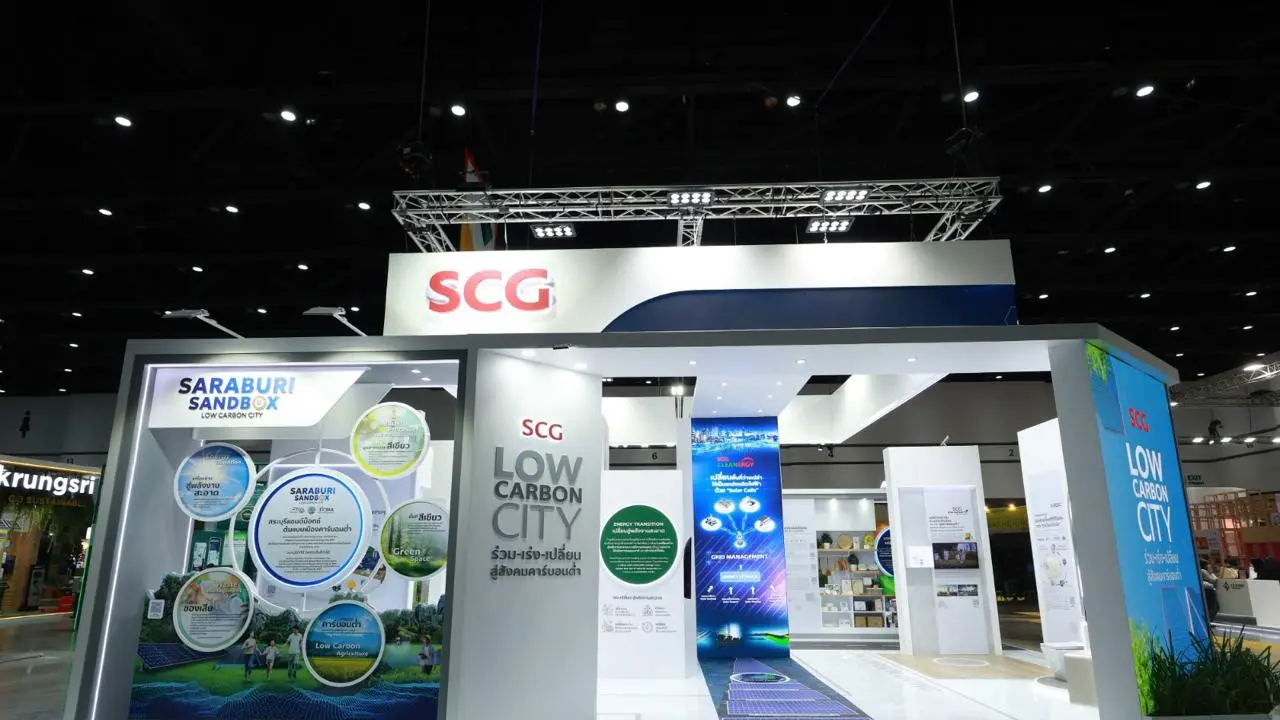 Stand Siam Cement Group (SCG) dalam dalam ESG Symposium 2024 memperkenalkan Saraburi Sandbox sebagai model percontohan kota rendah karbon. (Dok SCG)