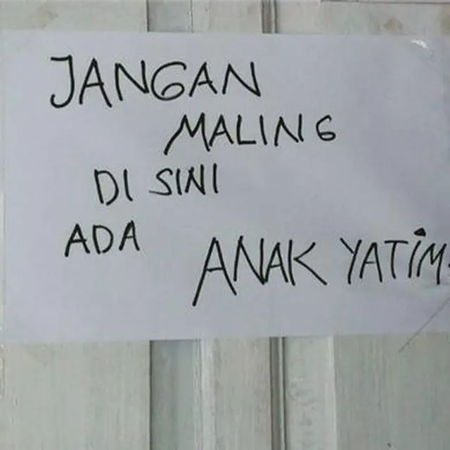Notes warning di berbagai sudut kos